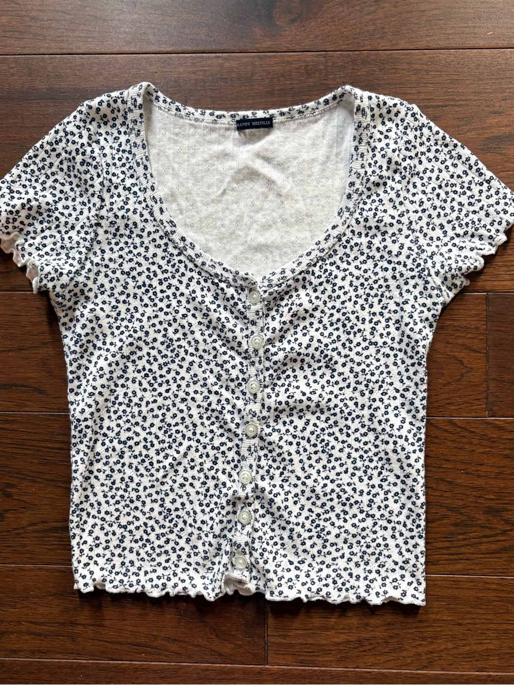 Brandy Melville White Button-Front Floral Crop Top with Navy Print